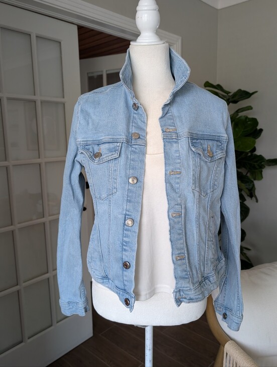 H&M Jackets & Blazers - H&M Light Blue Women's Denim Jacket Medium